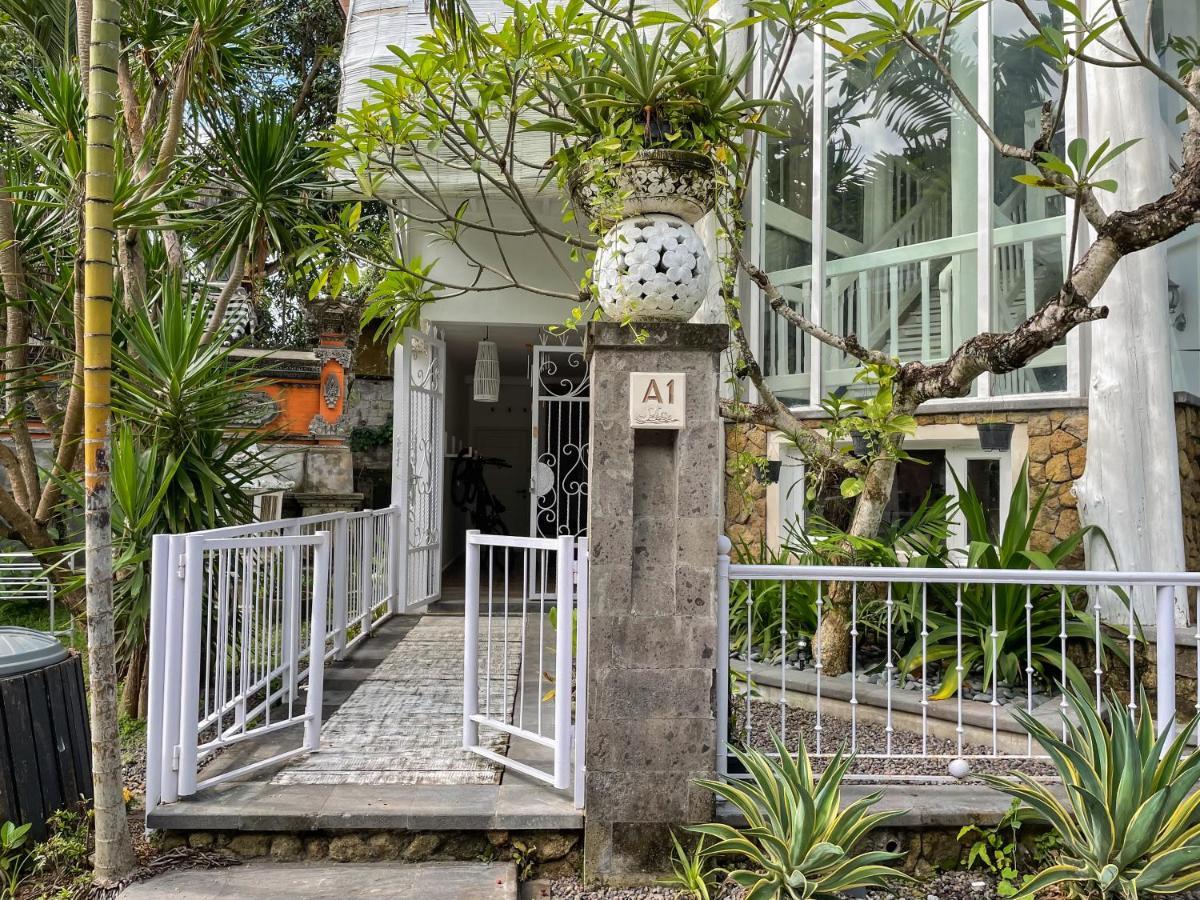 Beach House Canggu - 150M Berawa Beach Zewnętrze zdjęcie