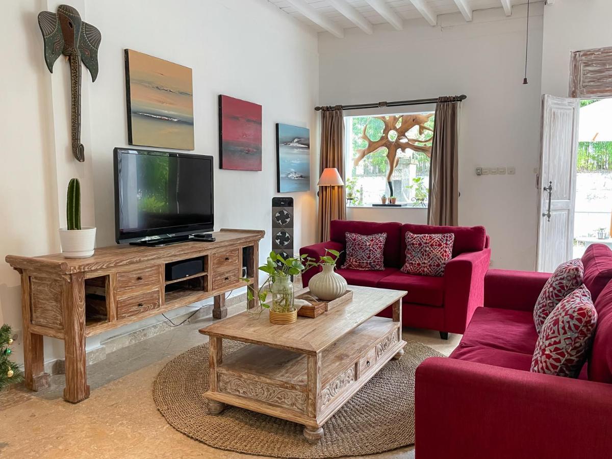 Beach House Canggu - 150M Berawa Beach Zewnętrze zdjęcie