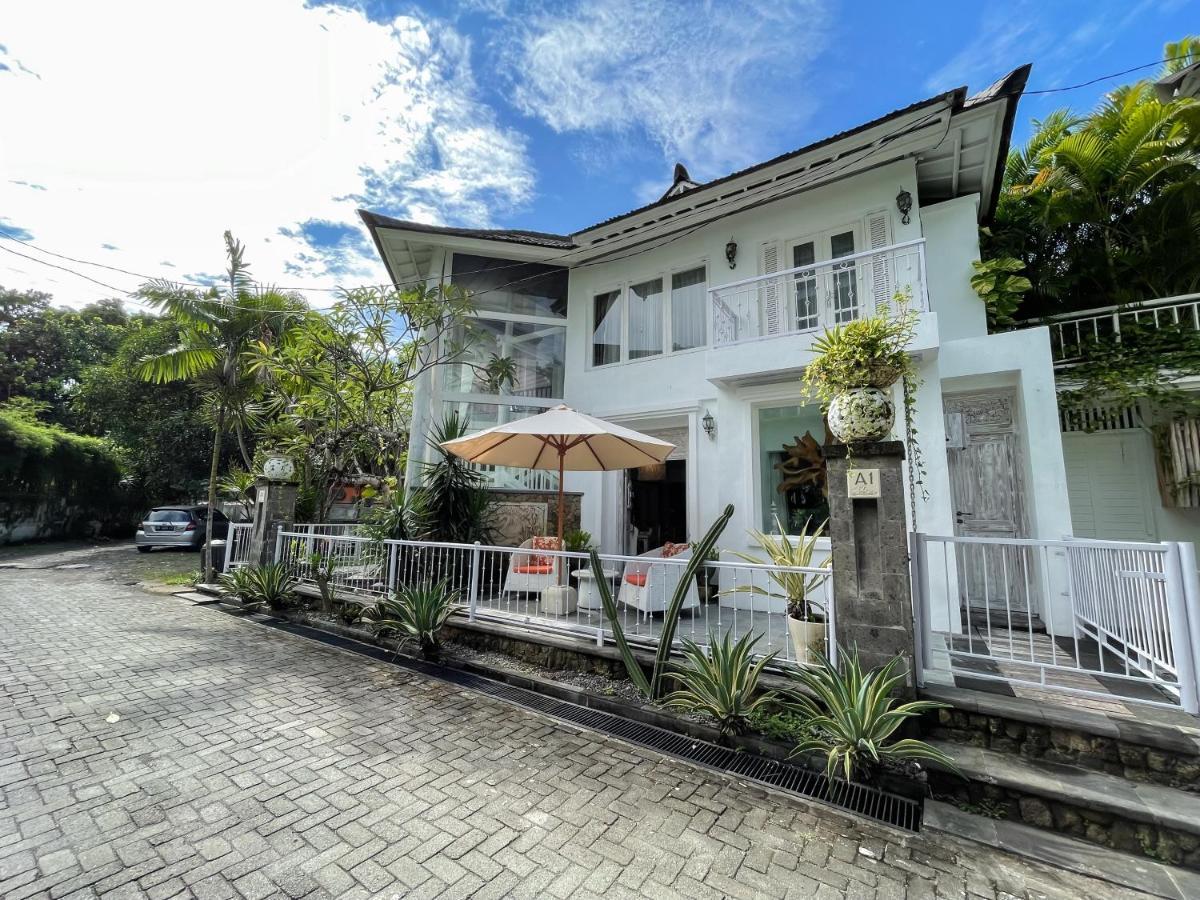 Beach House Canggu - 150M Berawa Beach Zewnętrze zdjęcie
